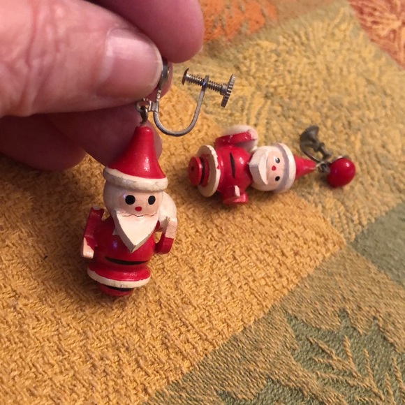 Vintage Christmas Santa Claus-screw on back earrings - Picture 8 of 13